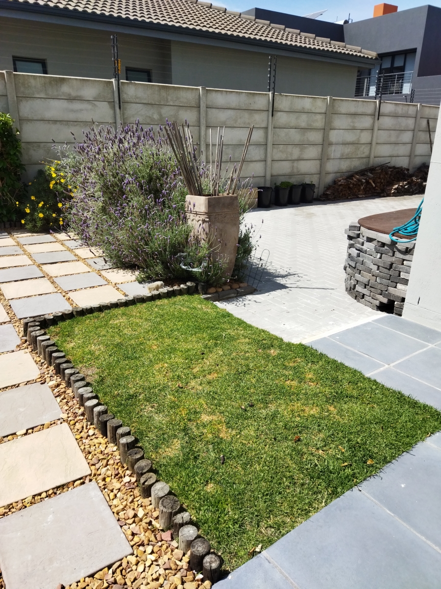 5 Bedroom Property for Sale in Parklands North Western Cape